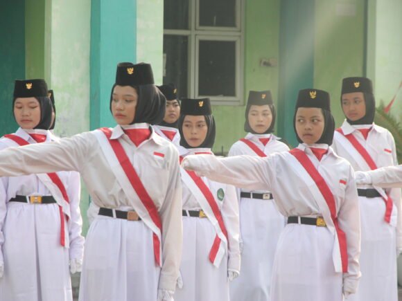 Upacara Peringatan HUT RI di Yayasan Perguruan Islam Almamur